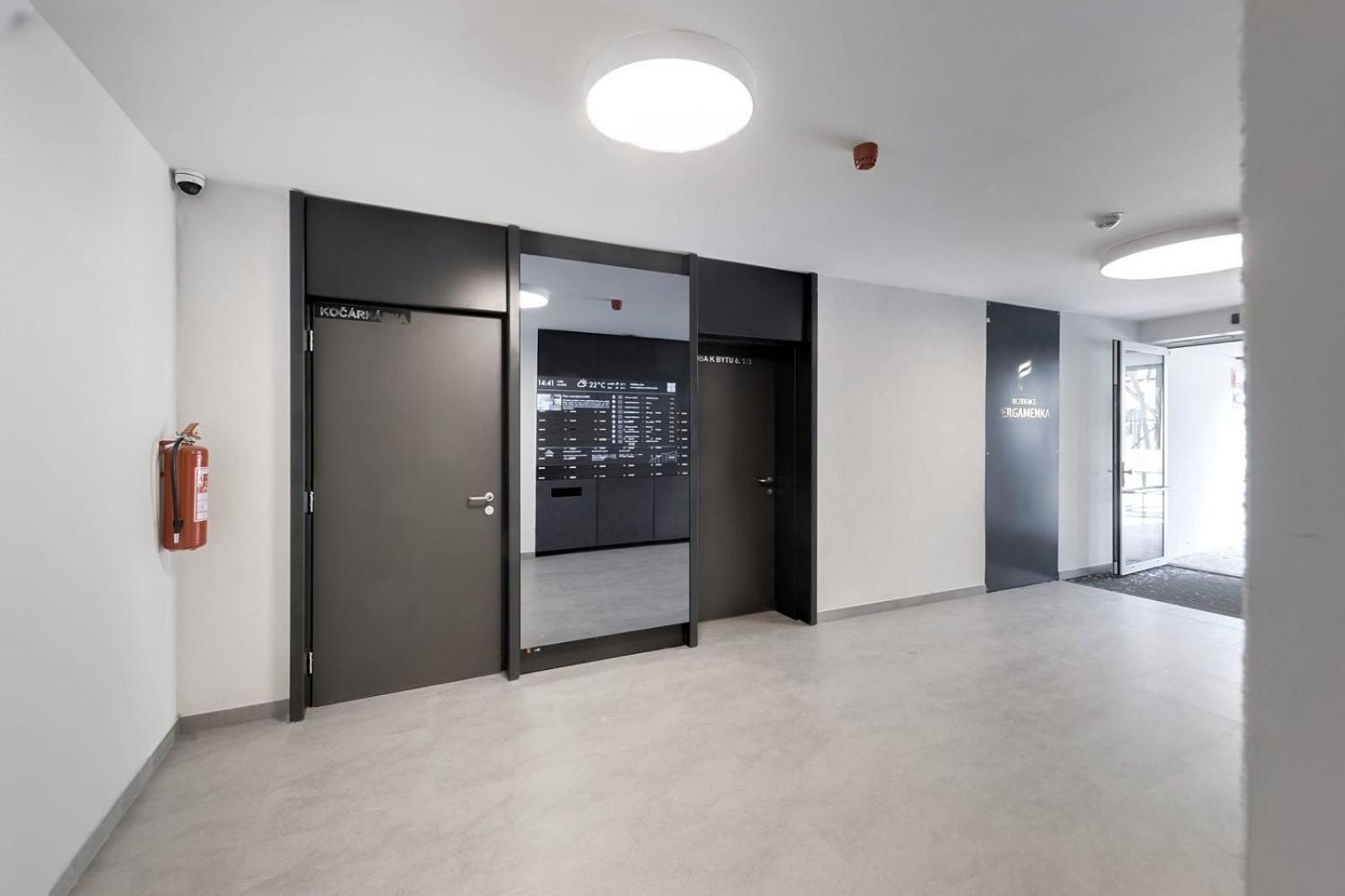 Holesovice Delight: Modern Comfort With A Twist In Prague 7 ภายนอก รูปภาพ