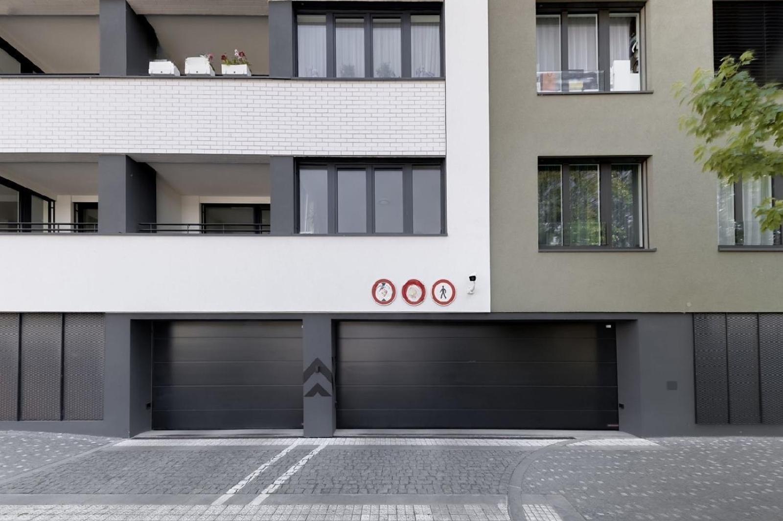 Holesovice Delight: Modern Comfort With A Twist In Prague 7 ภายนอก รูปภาพ