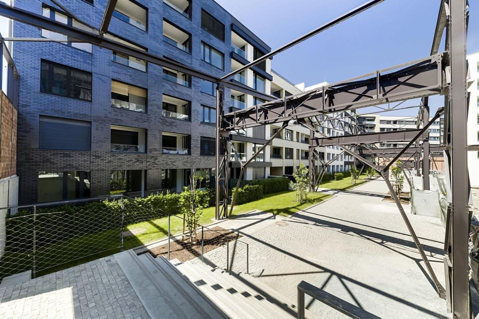 Holesovice Delight: Modern Comfort With A Twist In Prague 7 ภายนอก รูปภาพ