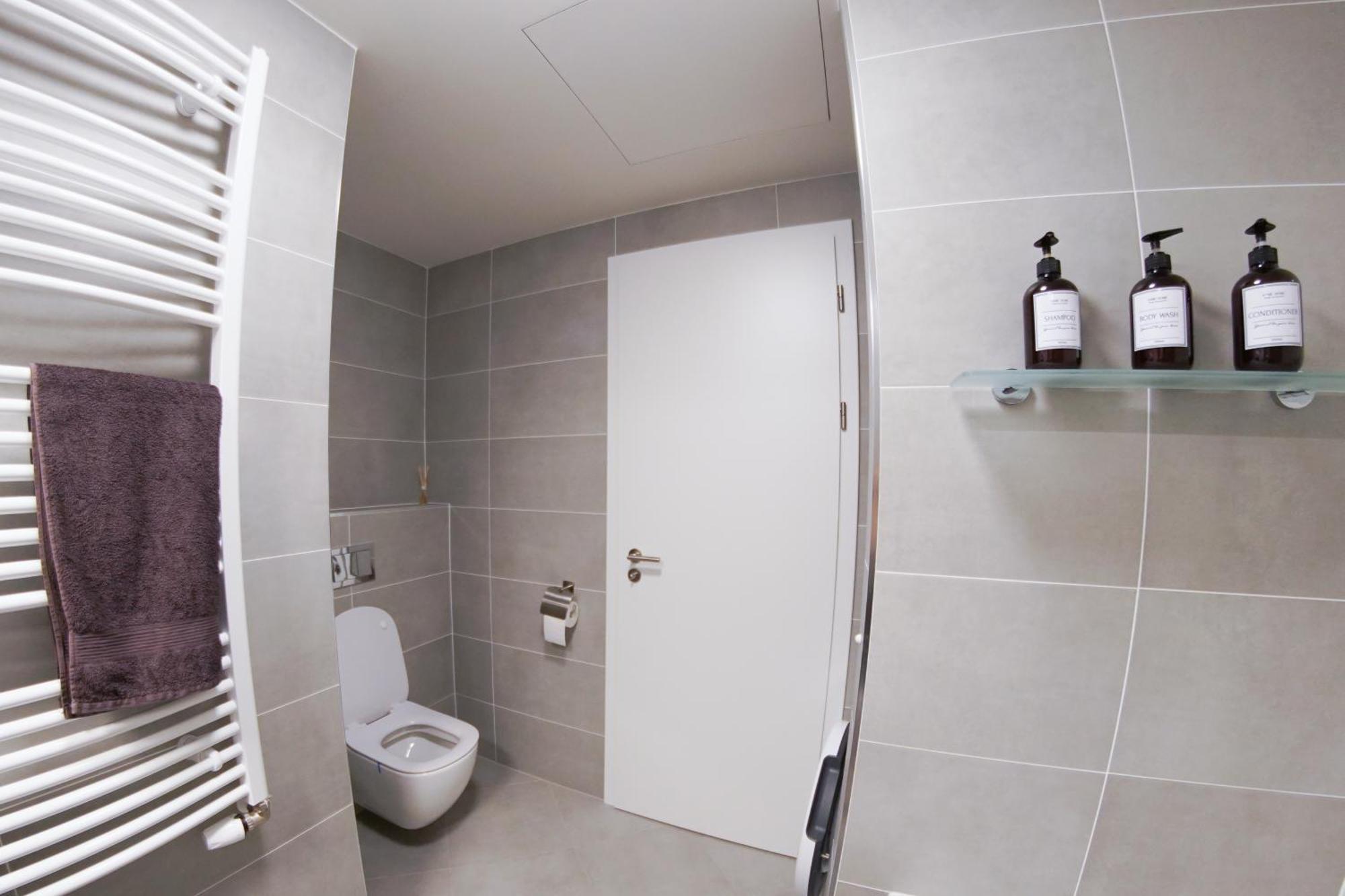 Holesovice Delight: Modern Comfort With A Twist In Prague 7 ภายนอก รูปภาพ