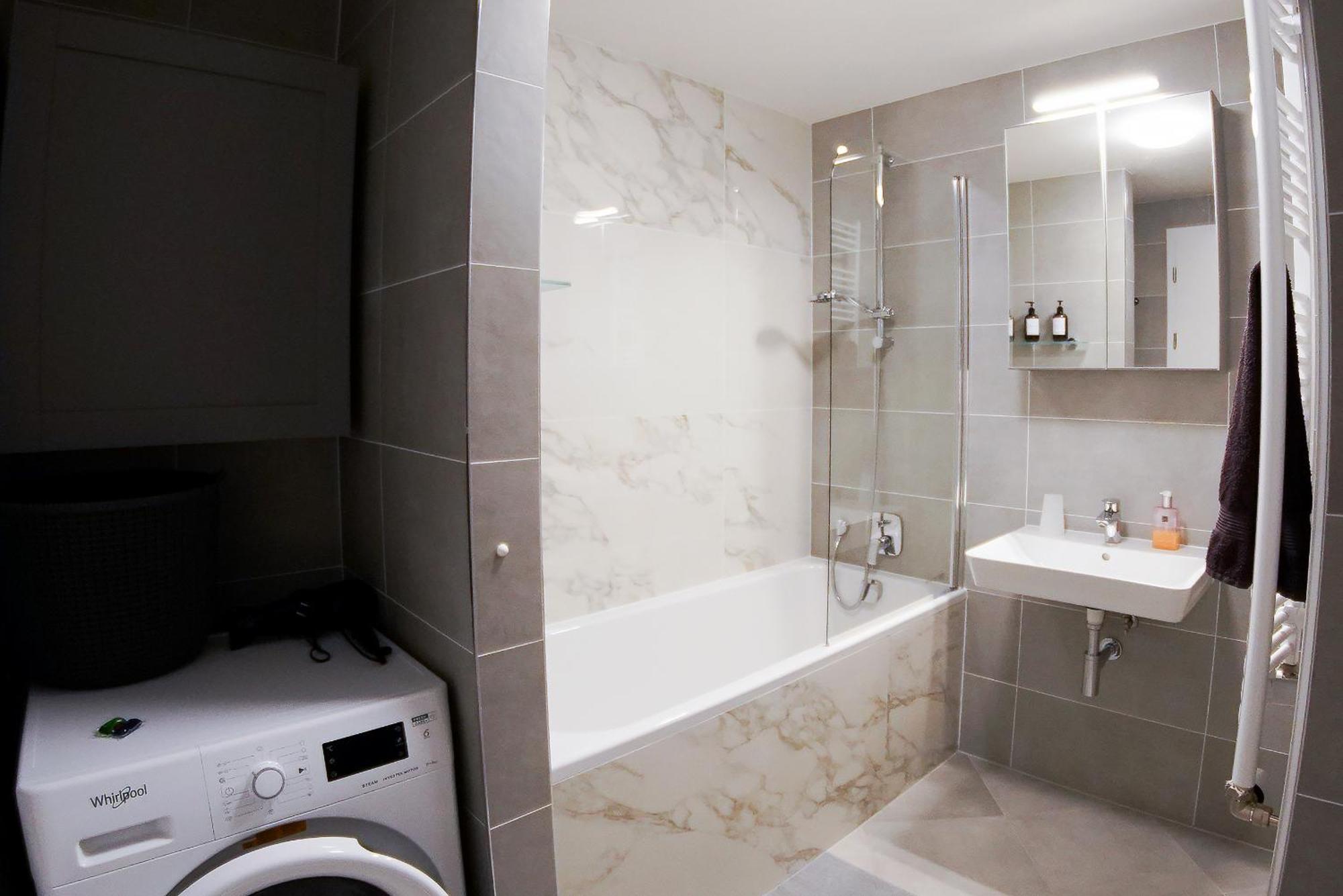 Holesovice Delight: Modern Comfort With A Twist In Prague 7 ภายนอก รูปภาพ